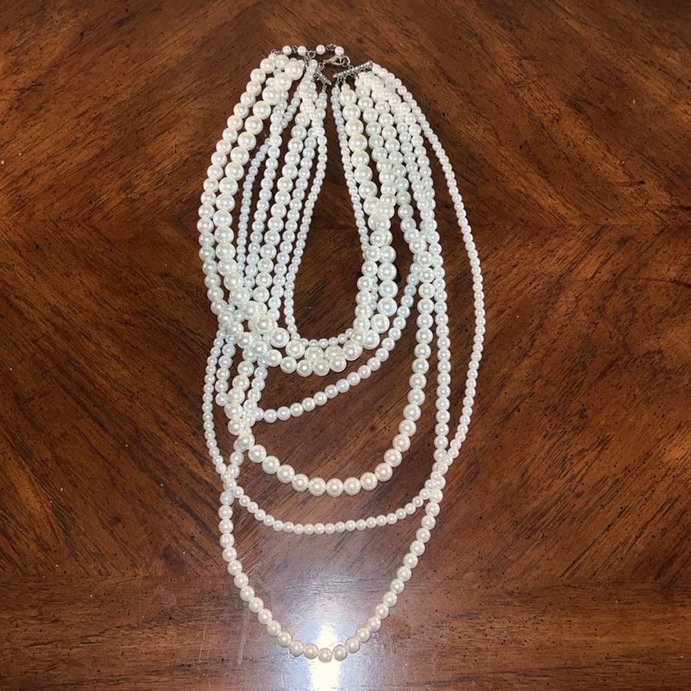 Pearl Necklace - Picture 5 of 6